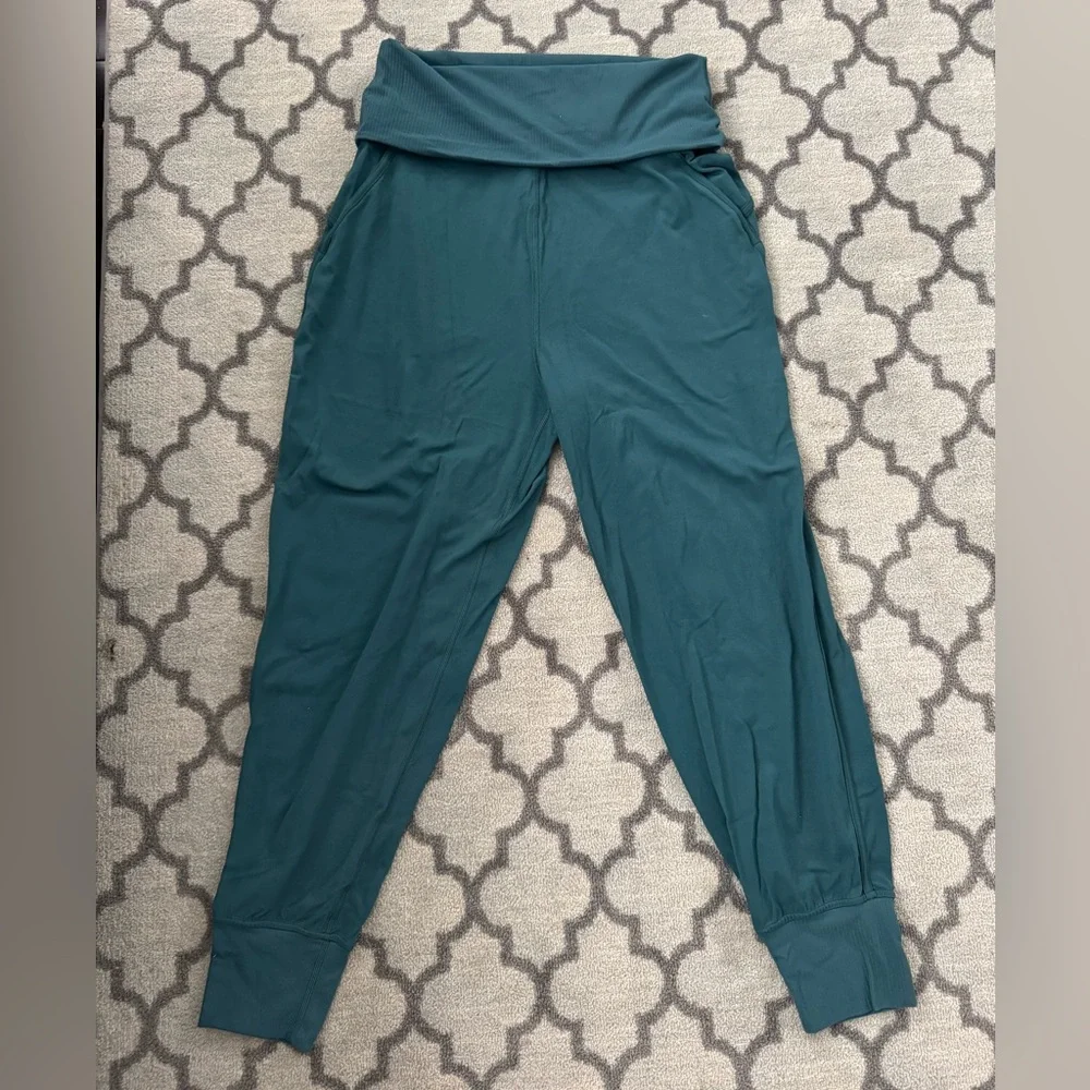 Lululemon fold over Align Joggers Full Length - Picture 5 of 5